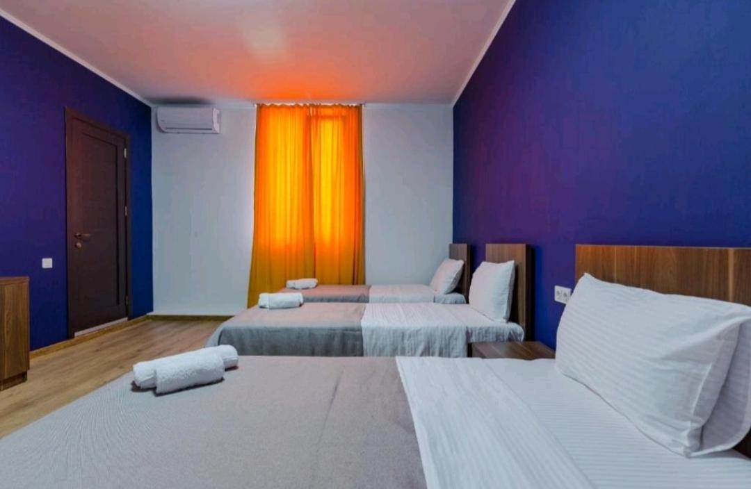Komuna Hostel&Hotel Batumi Eksteriør billede